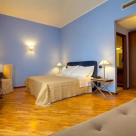 Hotell Messenion 4*