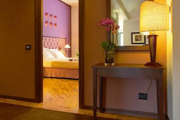 Messenion Otel Messina